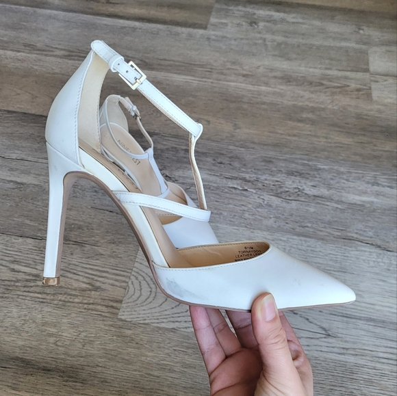 Nine West white heels - Picture 3 of 9